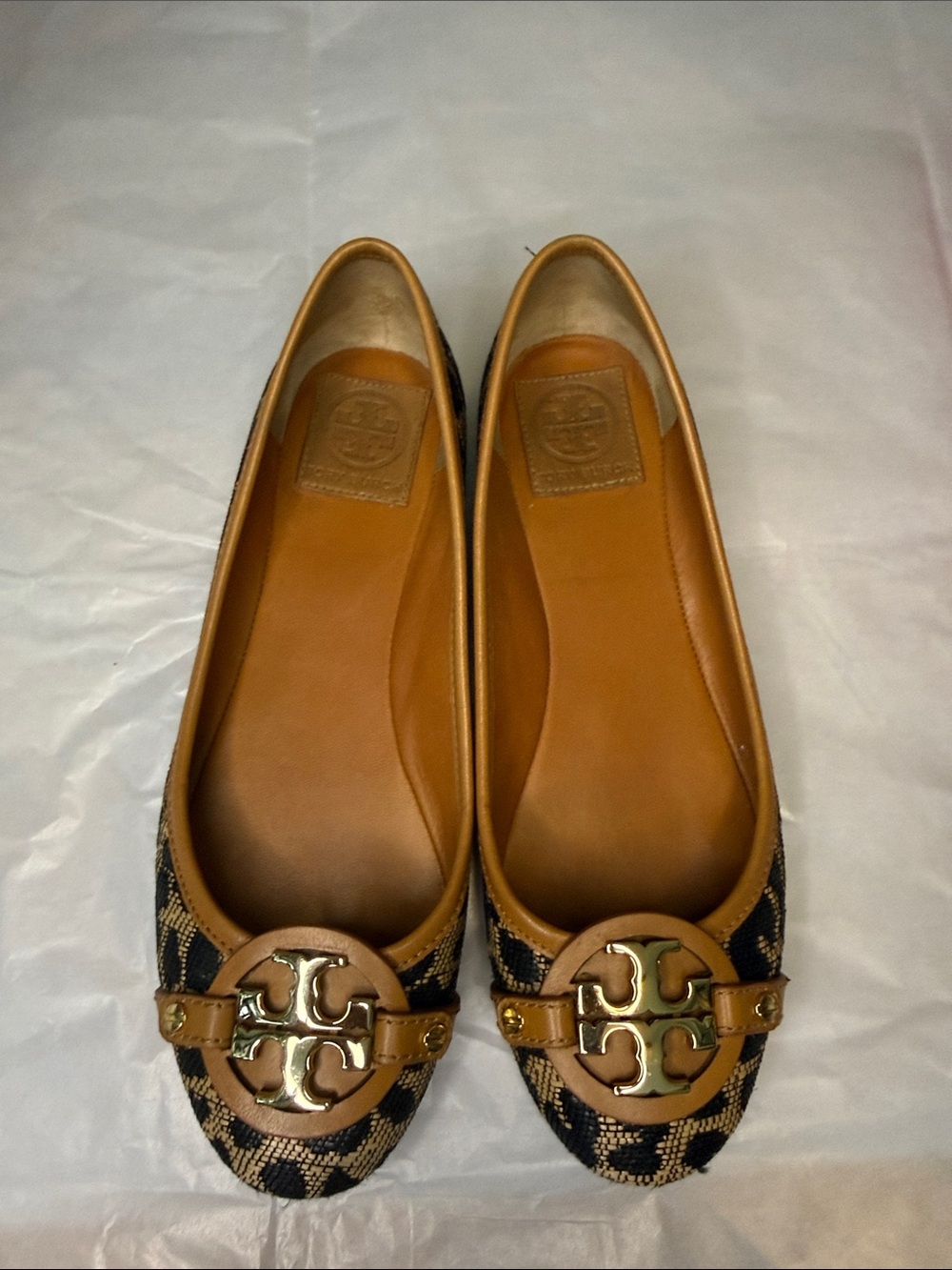 Tory Burch Tan and Black Leopard-Print Leather-Trim Ballet Flats with Gold Logo - Picture 2 of 9